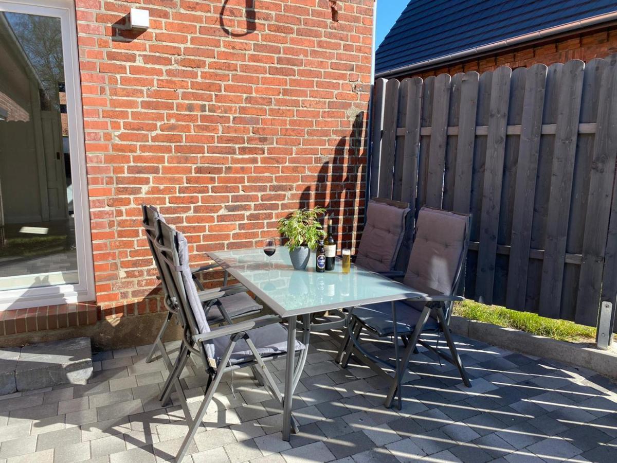 Ferienwohnung „Opa'S Tohuus“Mit Fahrraedern, Husum Husum  Esterno foto