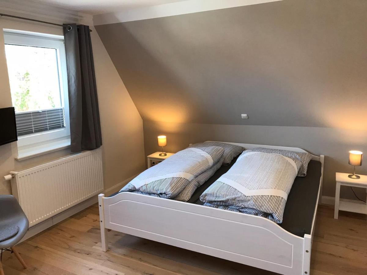 Ferienwohnung „Opa'S Tohuus“Mit Fahrraedern, Husum Husum  Esterno foto
